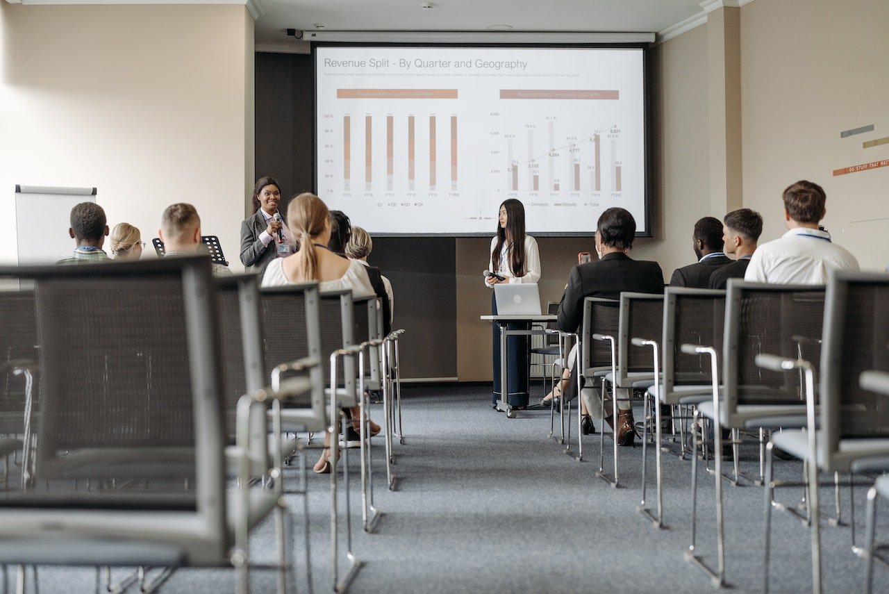 7 astuces pour réussir sa soutenance de mémoire en Gestion des Ressources humaines (GRH)